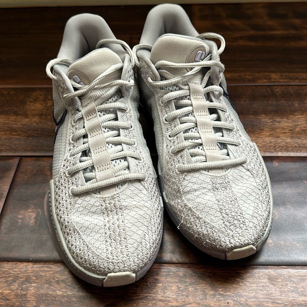 Nike Sabrina 1 Ionic Photon Dust Shoes Womens Sz 9